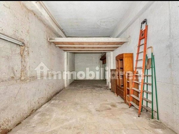 negozio in vendita a Palermo in zona Politeama