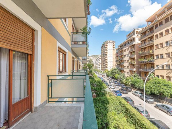 appartamento in vendita a Palermo in zona Politeama