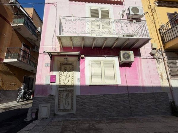intera palazzina in vendita a Palermo in zona Altarello