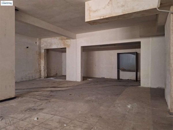 locale di sgombero in vendita a Palermo in zona Villagrazia/Falsomiele