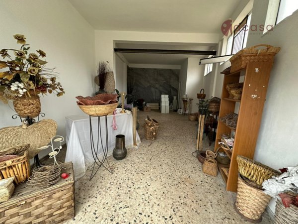 negozio in vendita a Palermo in zona Oreto