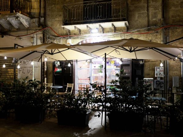 locale commerciale in vendita a Palermo in zona Centro storico