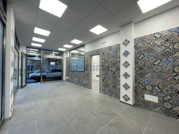 locale commerciale in vendita a Palermo in zona Noce