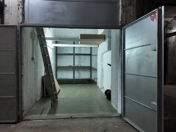 negozio in vendita a Palermo in zona Montegrappa / Santa Rosalia