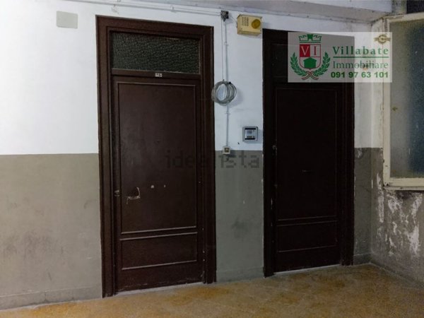 locale commerciale in vendita a Palermo in zona Politeama