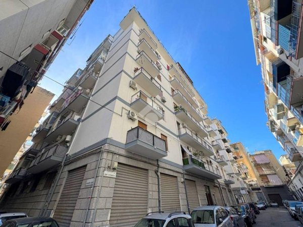 appartamento in vendita a Palermo in zona Malaspina/Palagonia
