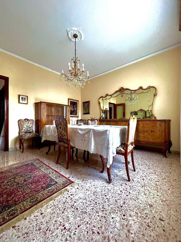 appartamento in vendita a Palermo in zona Montegrappa / Santa Rosalia