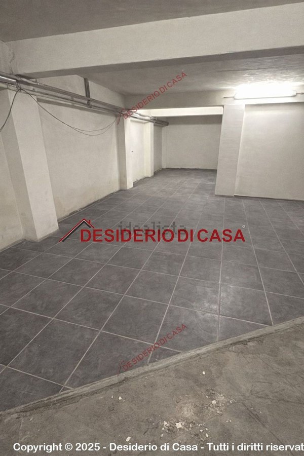 locale di sgombero in vendita a Palermo