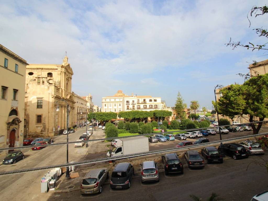 appartamento in vendita a Palermo in zona Centro storico