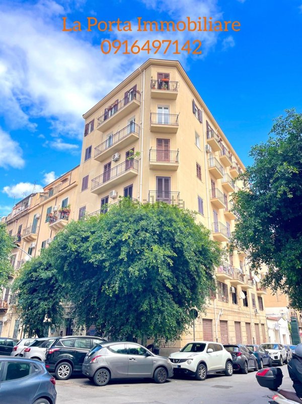 appartamento in vendita a Palermo in zona Politeama