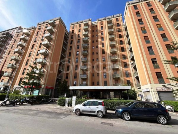 appartamento in vendita a Palermo in zona Malaspina/Palagonia
