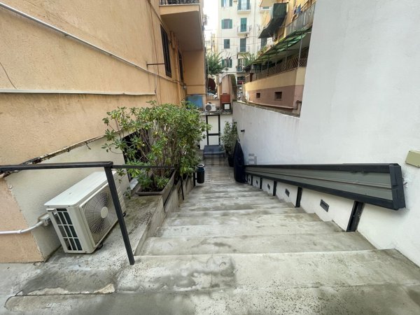 ufficio in vendita a Palermo in zona Libertà