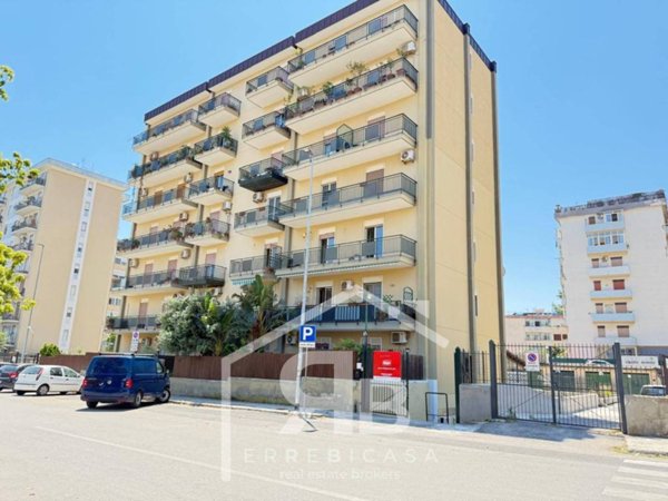 negozio in vendita a Palermo in zona Pallavicino