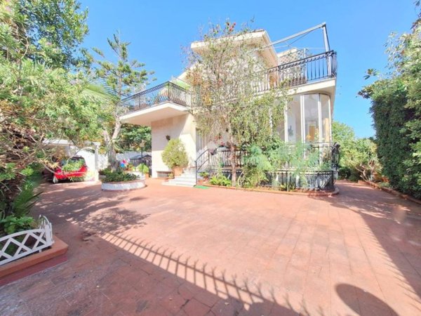 casa indipendente in vendita a Palermo in zona Pallavicino