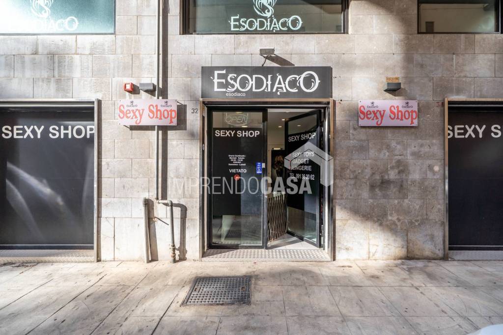 negozio in vendita a Palermo in zona Libertà