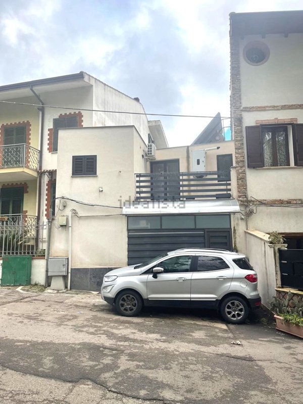 casa indipendente in vendita a Palermo in zona Villagrazia/Falsomiele