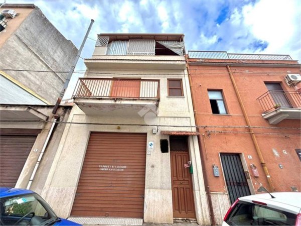 intera palazzina in vendita a Palermo in zona Malaspina/Palagonia