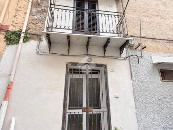 appartamento in vendita a Palermo in zona Malaspina/Palagonia