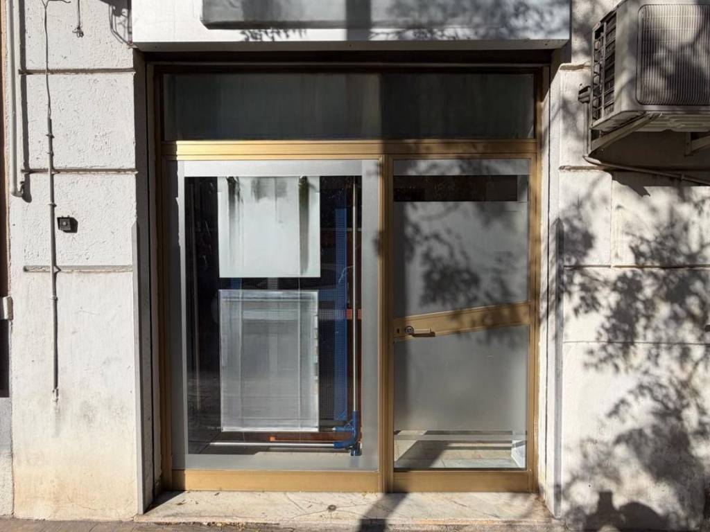 negozio in vendita a Palermo in zona Calatafimi / Cuba