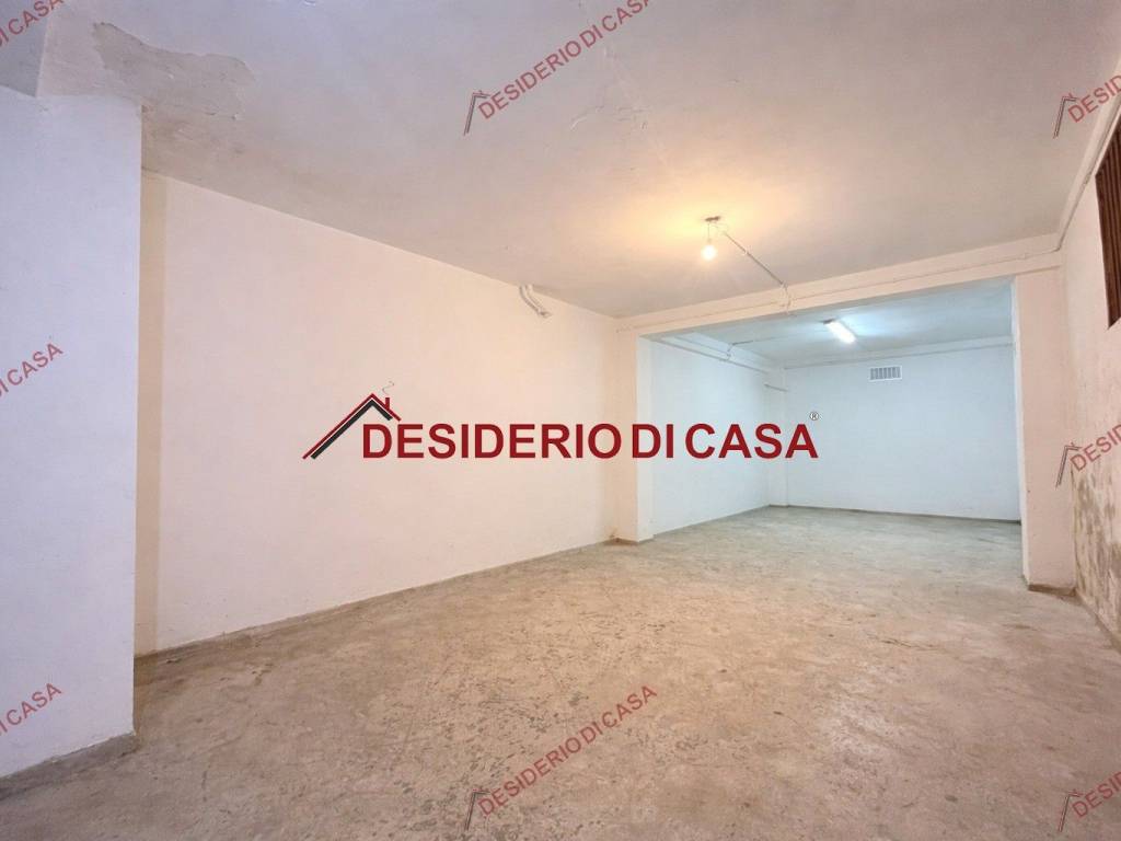 locale commerciale in vendita a Palermo in zona Libertà