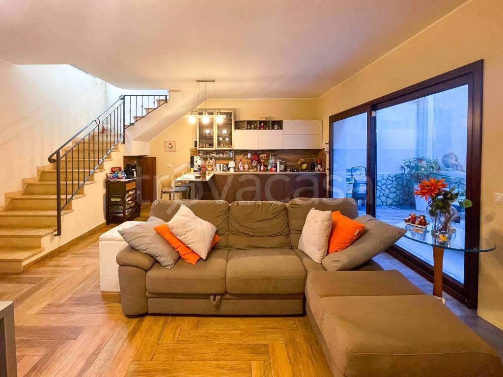 casa indipendente in vendita a Palermo in zona Partanna