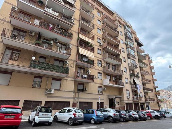 appartamento in vendita a Palermo in zona Oreto