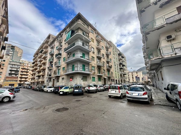 appartamento in vendita a Palermo in zona Oreto