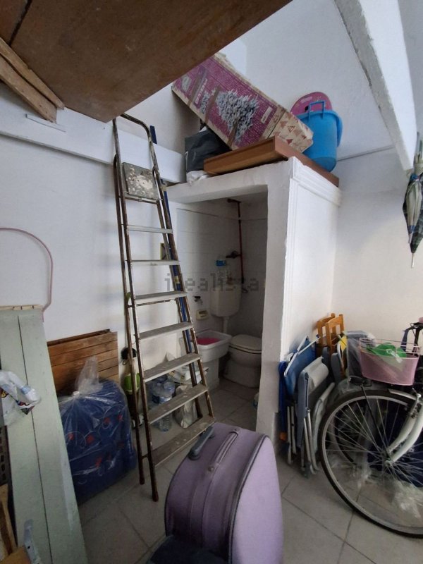 locale di sgombero in vendita a Palermo in zona Noce