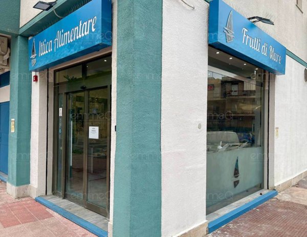locale commerciale in vendita a Palermo in zona Cruillas