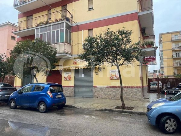 negozio in vendita a Palermo in zona Oreto