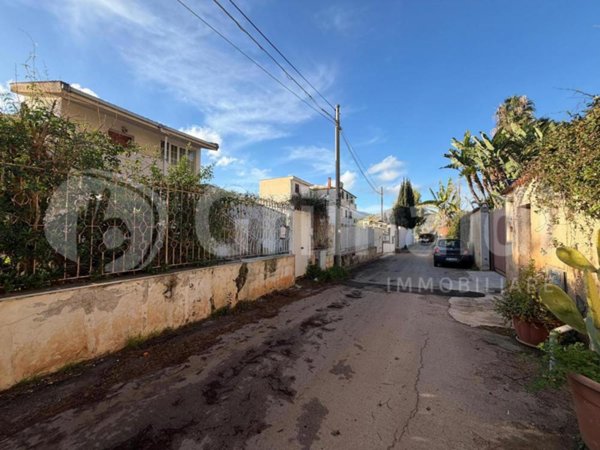 casa indipendente in vendita a Palermo in zona Mondello