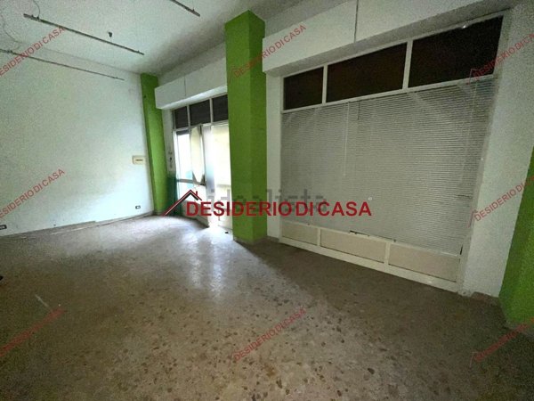 locale commerciale in vendita a Palermo in zona Oreto