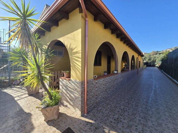 casa indipendente in vendita a Palermo in zona Mezzomonreale