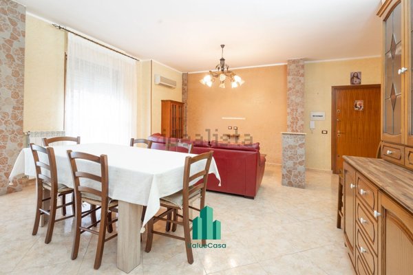 appartamento in vendita a Palermo in zona Villagrazia/Falsomiele