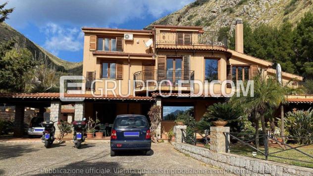 casa indipendente in vendita a Palermo in zona Partanna