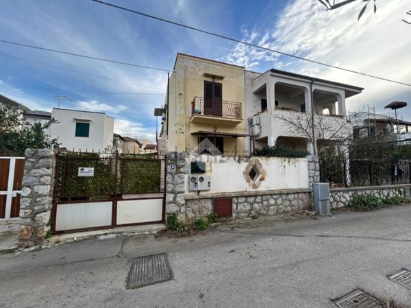 appartamento in vendita a Palermo in zona Mondello