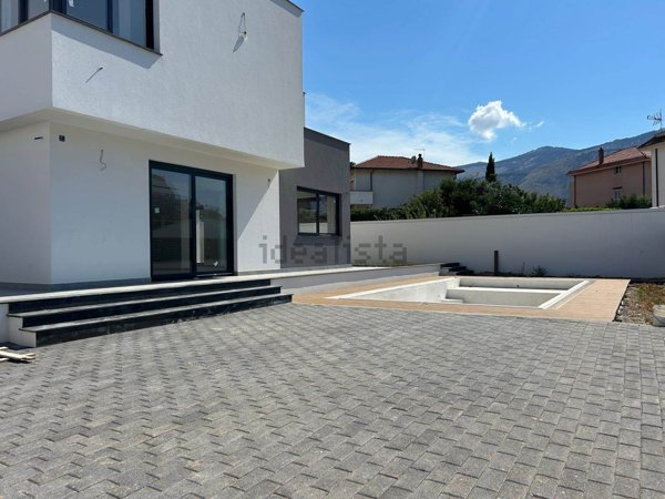 esavano in vendita a Palermo in zona Partanna