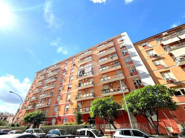 appartamento in vendita a Palermo in zona Malaspina/Palagonia