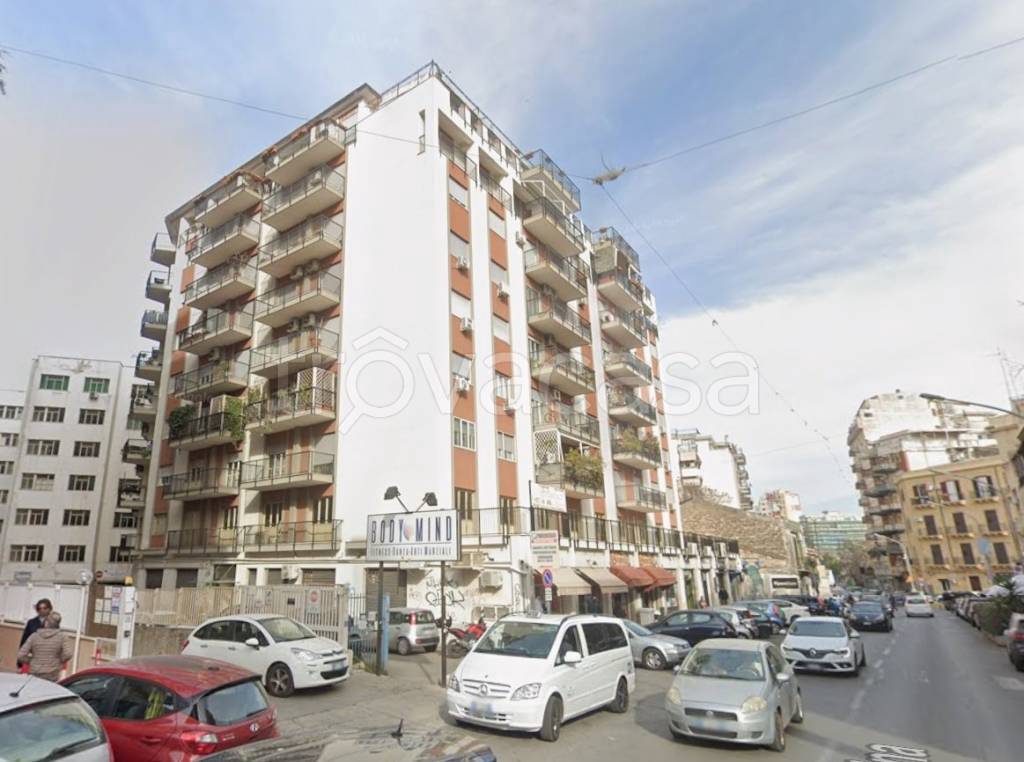 appartamento in vendita a Palermo in zona Malaspina/Palagonia