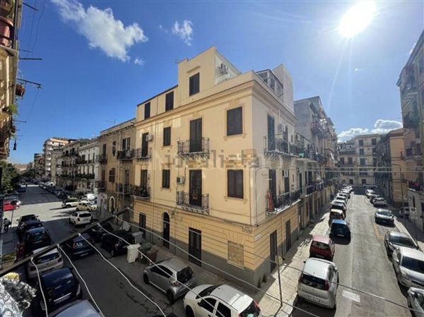 appartamento in vendita a Palermo in zona Zisa