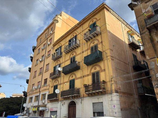 appartamento in vendita a Palermo in zona Politeama