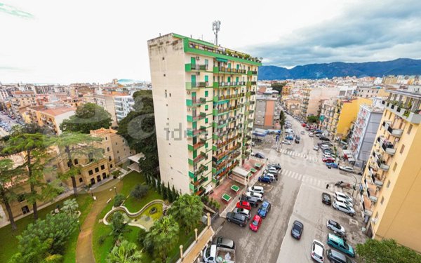 appartamento in vendita a Palermo in zona Malaspina/Palagonia