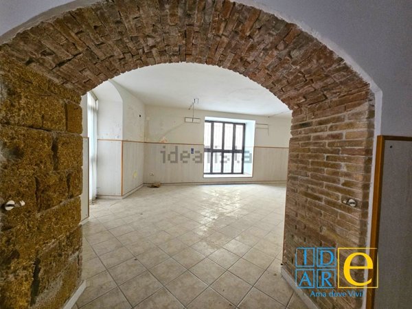 locale commerciale in vendita a Palermo in zona Centro storico