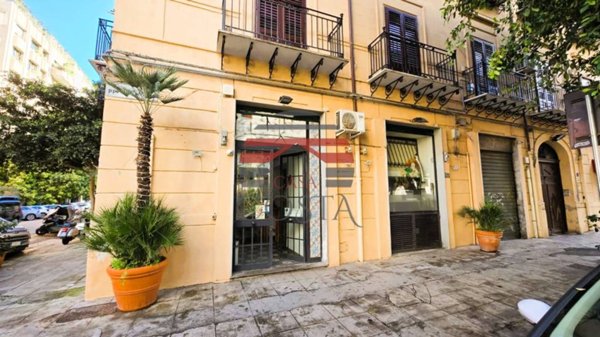 negozio in vendita a Palermo in zona Politeama