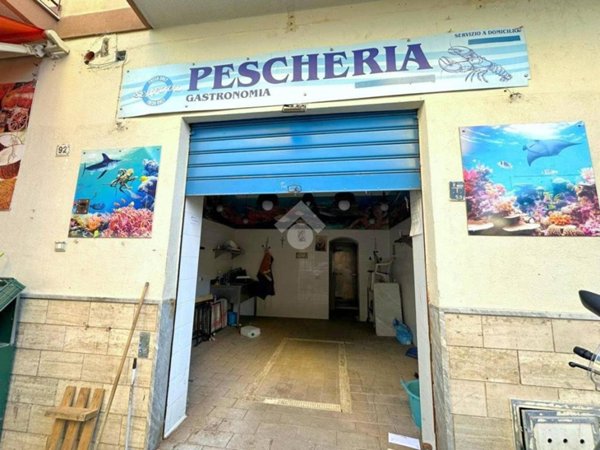 negozio in vendita a Palermo in zona Malaspina/Palagonia