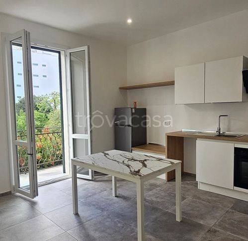 appartamento in vendita a Palermo in zona Malaspina/Palagonia