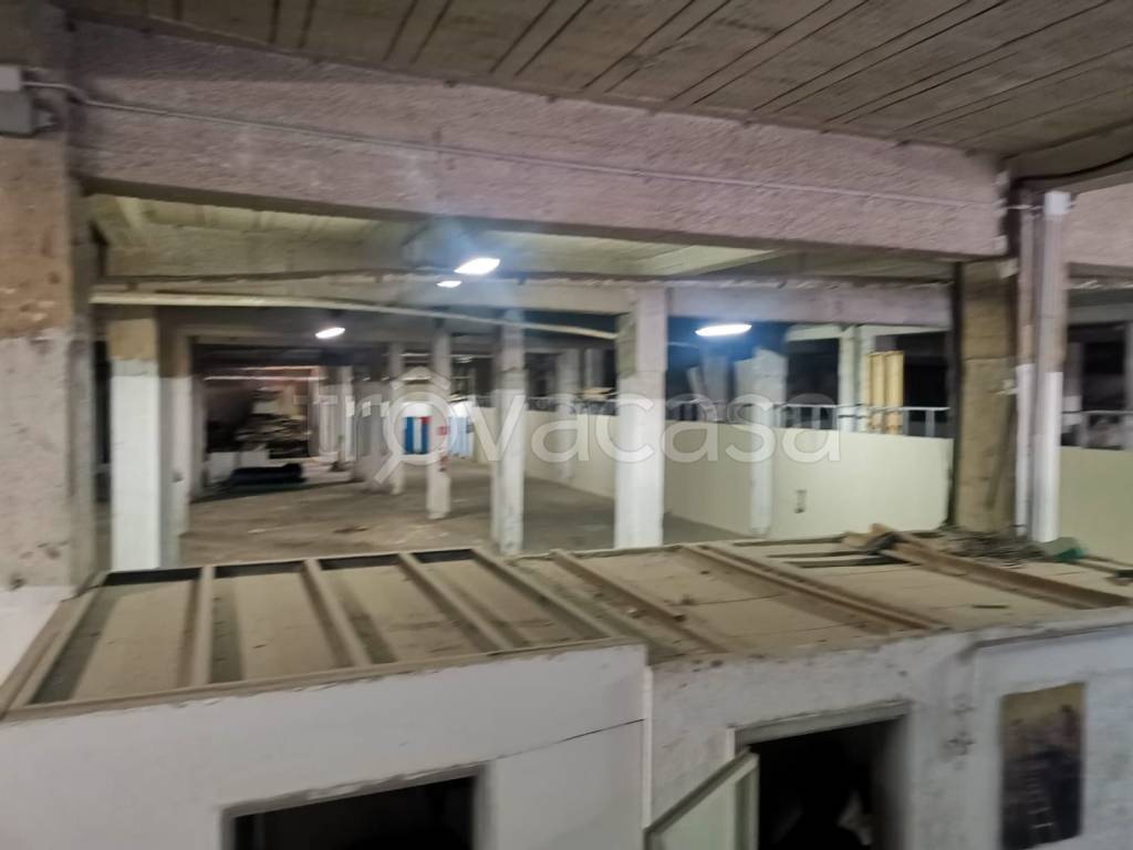 locale commerciale in vendita a Palermo in zona Calatafimi / Cuba