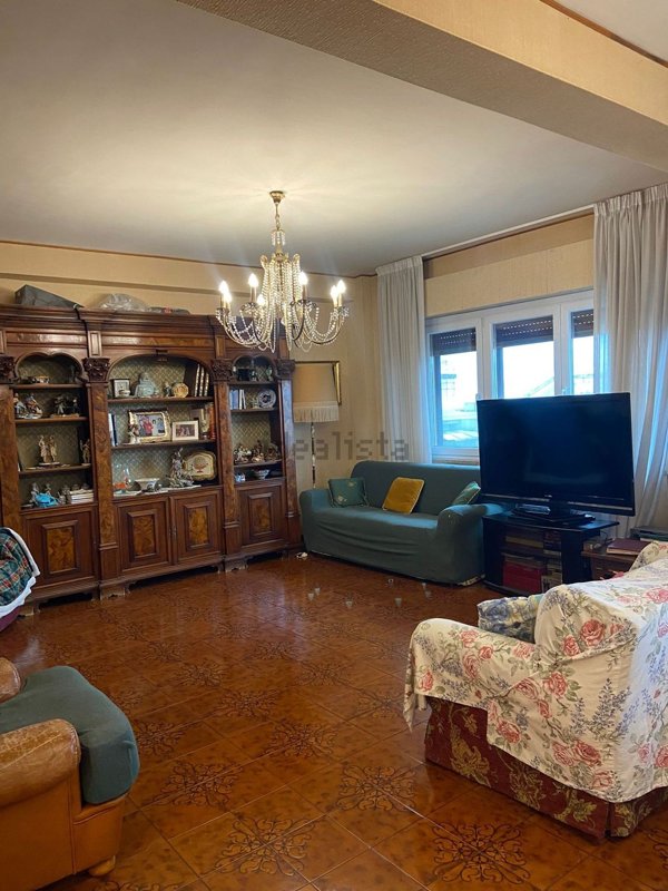 appartamento in vendita a Palermo in zona Malaspina/Palagonia