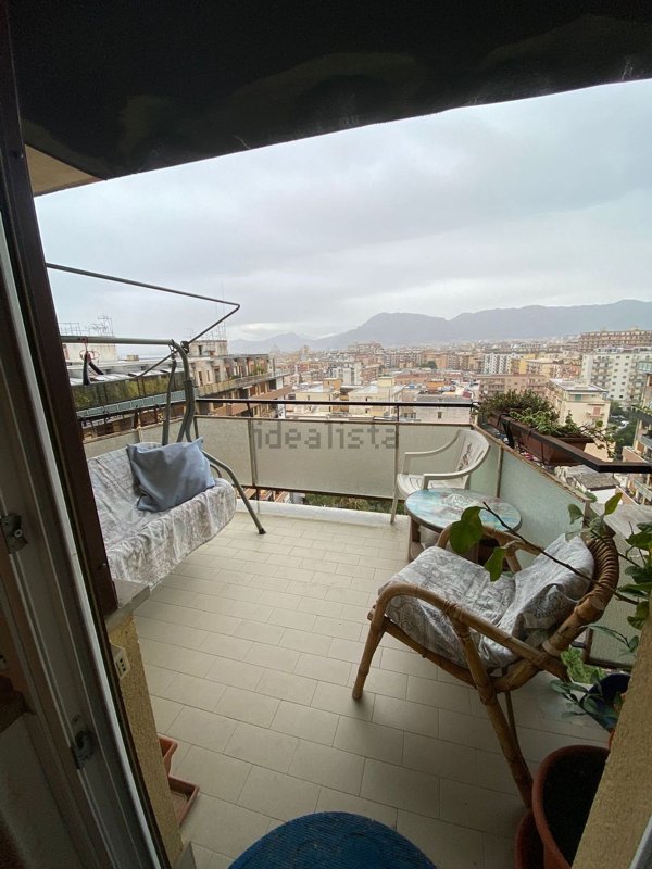 appartamento in vendita a Palermo in zona Malaspina/Palagonia