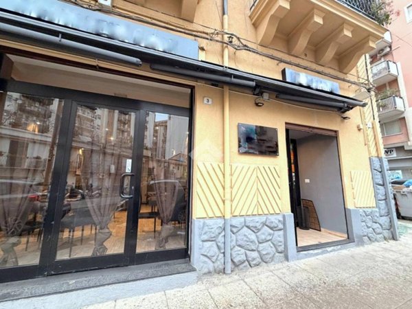 negozio in vendita a Palermo in zona Malaspina/Palagonia
